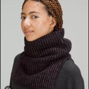 Lululemon fleece lined neck warmer in Cassis/Black/Dark Heather Grey/Black combo